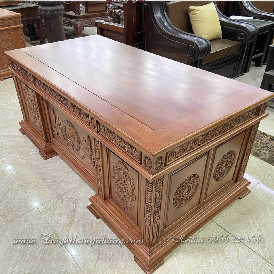 Bàn làm việc gỗ tự nhiên mẫu điểu sư mặt bàn được thiết kế liền khối sơn PU nhập khẩu Imchem cao cấp.