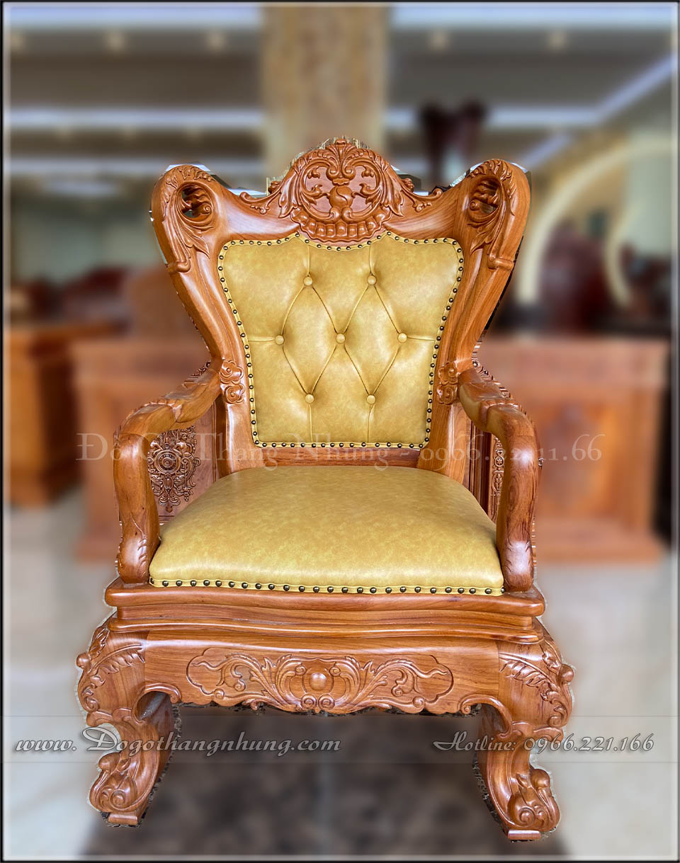 Ghế lãnh đạo gỗ gõ đỏ được bọc da màu vàng cao cấp bền đẹp, hoàn thiện tỉ mỉ và PU kỹ sáng bóng
