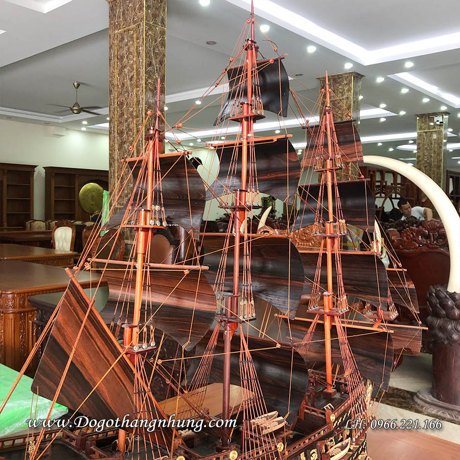 Thuyền buồm bày bàn lãnh đạo gỗ mun sừng món quà tặng giá trị ý nghĩa tặng đối tác kinh doanh hoặc người thân.