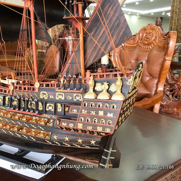 Thuyền buồm doanh nhân phong thủy gỗ mun phụ kiện mỏ neo của con thuyền được làm từ đồng hợp kim sáng bóng kích thước tỷ lệ như thuyền thật cân đối thẩm mỹ.