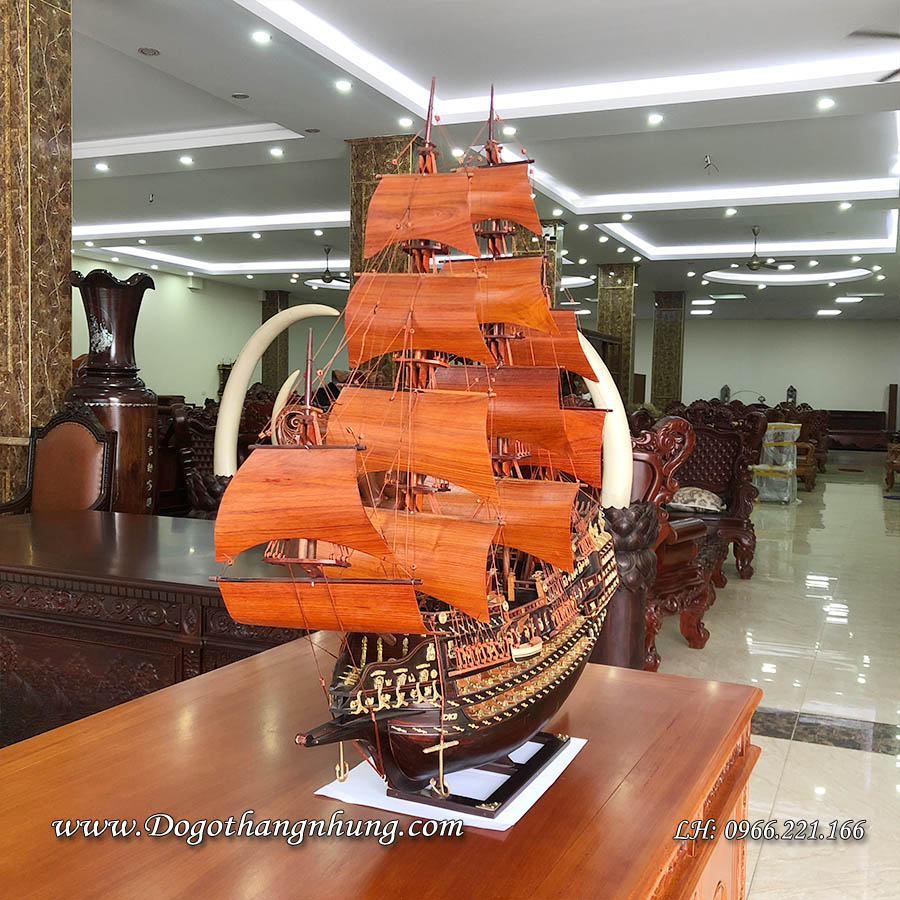Thuyền buồm trang trí gỗ trắc được thiết kế tỷ lệ như thuyền thật con thuyền cân đối có giá trị thẩm mỹ cao