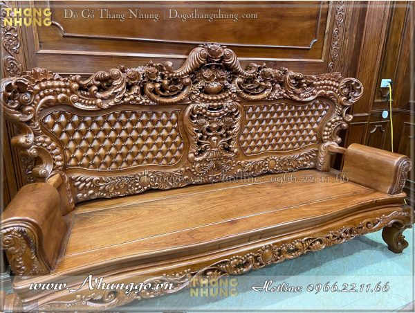 Đoản của bộ bàn ghế louis hoàng gia gỗ hương nhập có kích thước dài 245cm