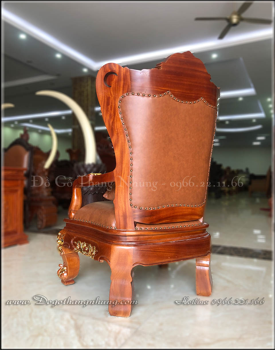 Báo giá ghế chủ tịch gỗ tự nhiên được làm bằng chất liệu gỗ gõ đỏ, bọc da công nghiệp cao cấp