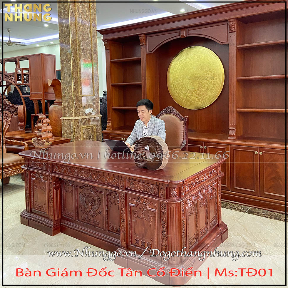 Bàn chủ tịch mẫu tổng thống mỹ gỗ gõ đỏ kích thước 217cm được làm bằng chất liệu gỗ gõ đỏ, PU màu óc chó phù hợp với nội thất màu gỗ óc chó