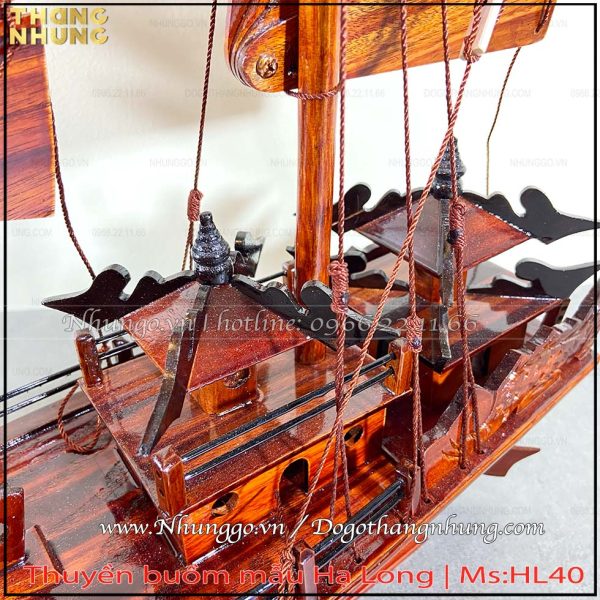 Mô hình thuyền buồm để bàn làm việc giá rẻ gỗ gõ đỏ được làm tinh sảo và tỉ mỉ từng chi tiết
