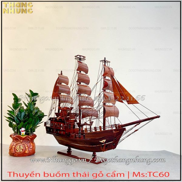 Thuyền buồm phong thuỷ mẫu thái gỗ cẩm dài 60cm mang đến may mắn thuận lợi cho gia chủ