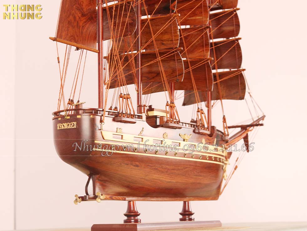 Thuyền buồm gỗ France2 dài 60cm làm quà tặng vô cùng ý nghĩa