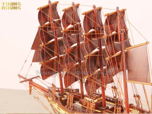 Mô hình thuyền phong thủy được tạo nên bởi bàn tay khéo léo của các nghệ nhân lành nghề