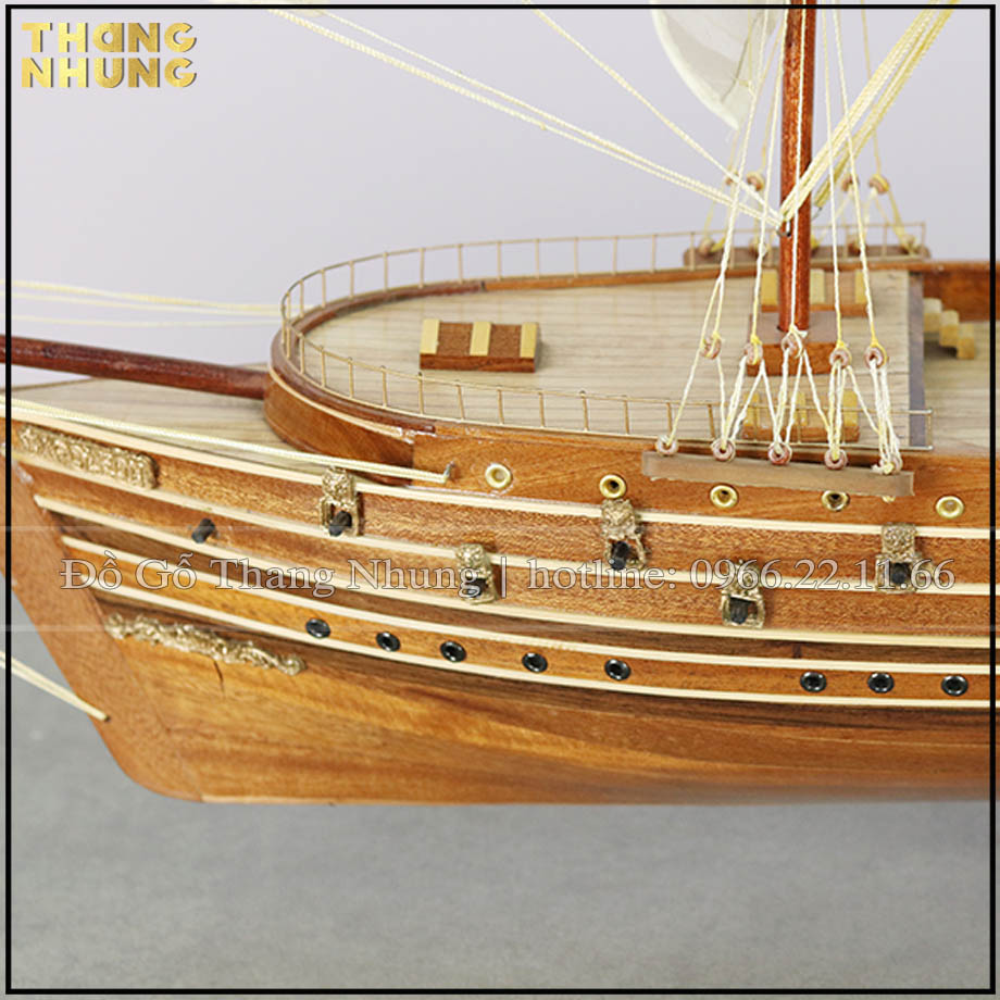 Thuyền buồm vải France 2 được thiết kế theo mẫu thuyền buôn của Pháp