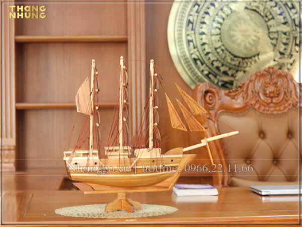 Quà tặng phong thủy thuyền Thái gỗ tự nhiên