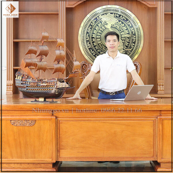 Thuyền buồm gỗ trắc có thể trưng bày trên bàn làm việc giám đốc