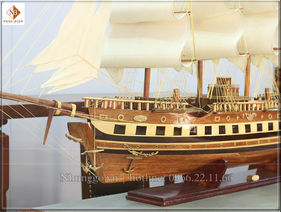 Thuyền buồm gỗ buồm vải kích thước lớn thích hợp trưng bày ở sảnh công ty , sảnh nhà hàng , khách sạn hoặc showroom 