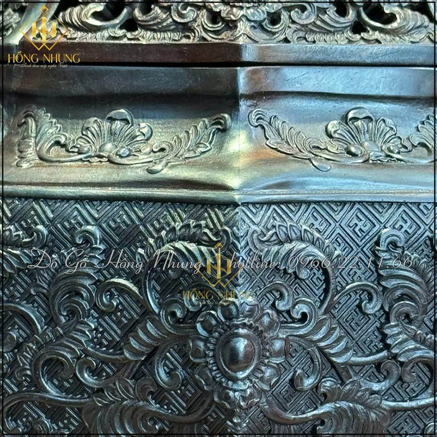 Lư đốt trầm hương tại phòng thiền hoa văn sắc nét được làm thủ công bởi Nghệ Nhân